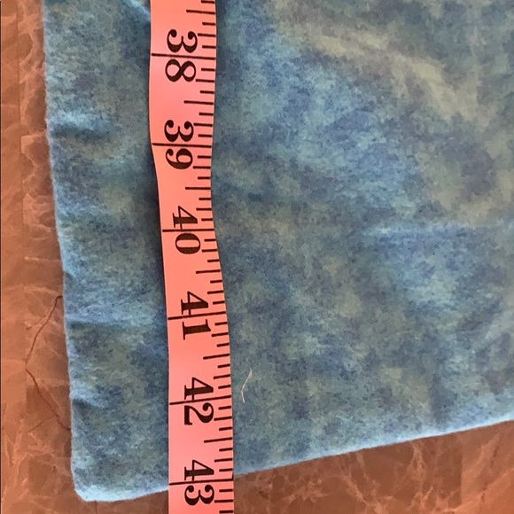 Kids blanket with a cute little pillow.. - Picture 7 of 8